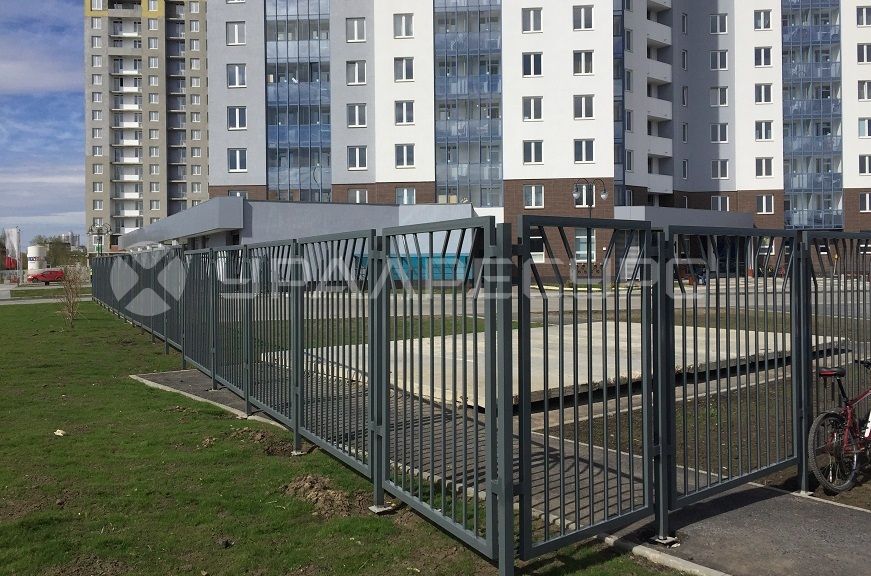Благоустройство территории сварным ограждением для ЖК ЭФЕС